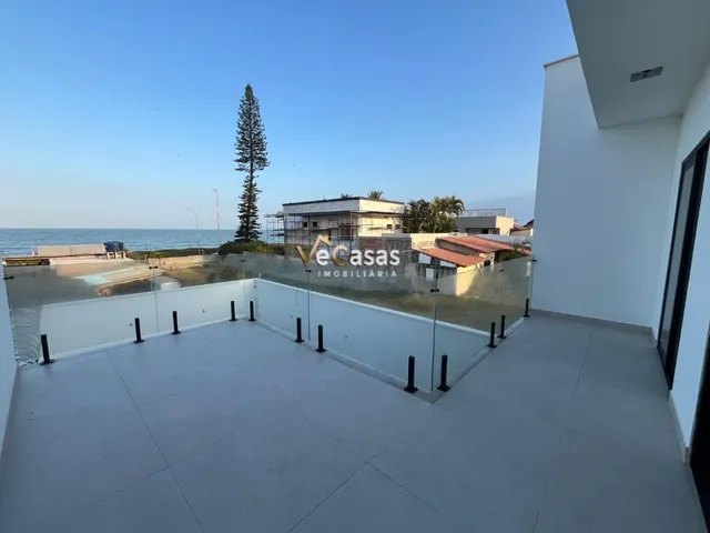 Casa com 260m² 4 quartos e 5 banheiros, à venda, no bairro Costazul em Rio das Ostras