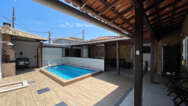 Casa com 360m² 5 quartos e 5 banheiros, à venda, no bairro Parque Burle em Cabo Frio