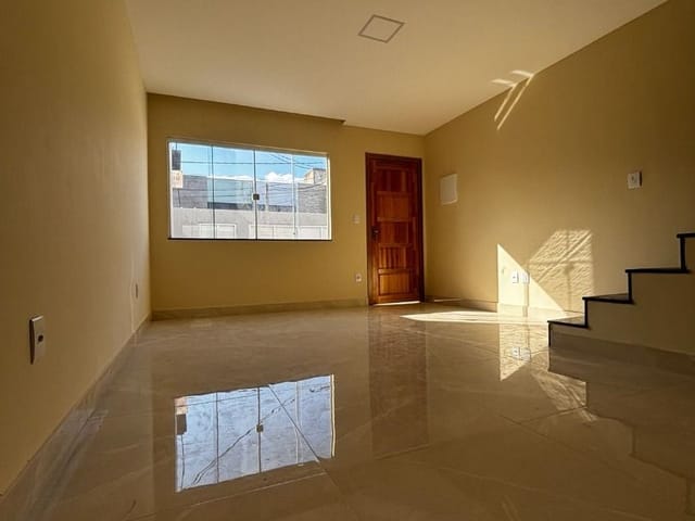 Casa com 100m² 2 quartos e 2 banheiros, à venda, no bairro Vale das Palmeiras em Macaé
