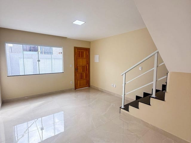 Casa com 100m² 2 quartos e 2 banheiros, à venda, no bairro Vale das Palmeiras em Macaé