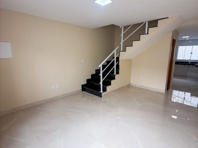 Casa com 100m² 2 quartos e 2 banheiros, à venda, no bairro Vale das Palmeiras em Macaé