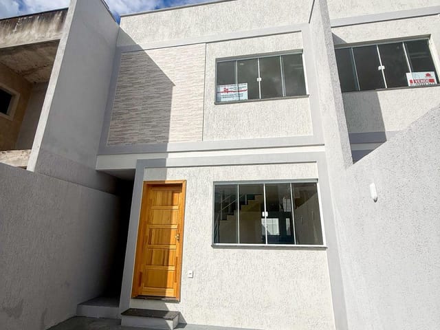 Casa com 100m² 2 quartos e 2 banheiros, à venda, no bairro Vale das Palmeiras em Macaé
