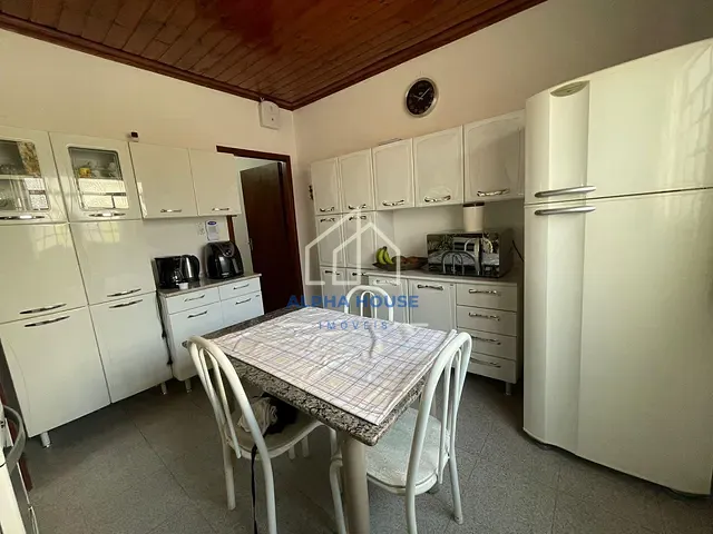Casa com 375m² 3 quartos e 1 banheiro, à venda, no bairro Parque São Benedito em Pindamonhangaba