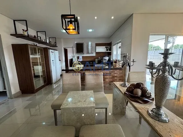 Casa, 4 quartos, 240 m² - Foto 13