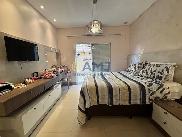 Casa, 4 quartos, 240 m² - Foto 32