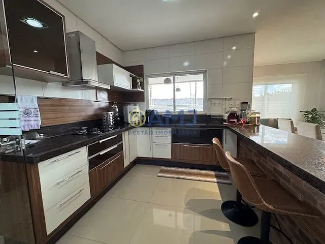 Casa, 4 quartos, 240 m² - Foto 15