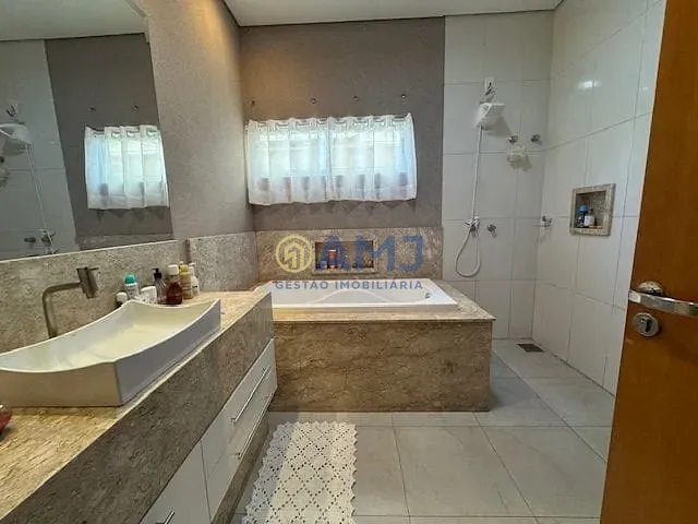 Casa, 4 quartos, 240 m² - Foto 35