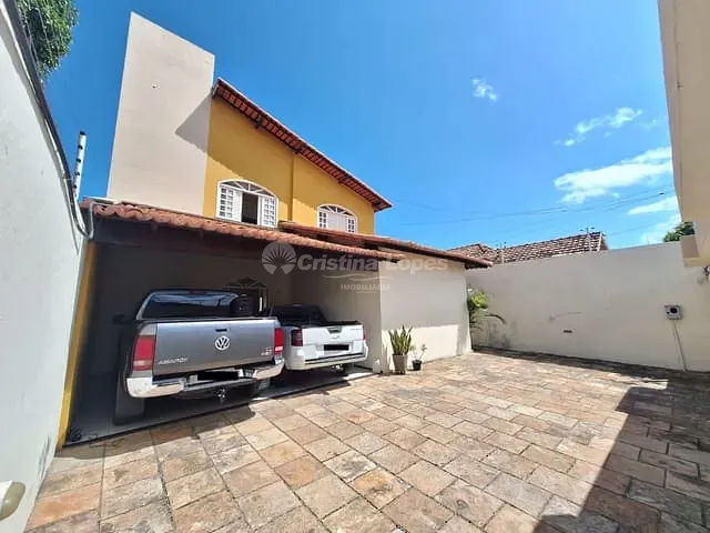 Casa com 429m² 4 quartos e 2 banheiros, à venda, no bairro Nossa Senhora de Fátima em Parnaíba