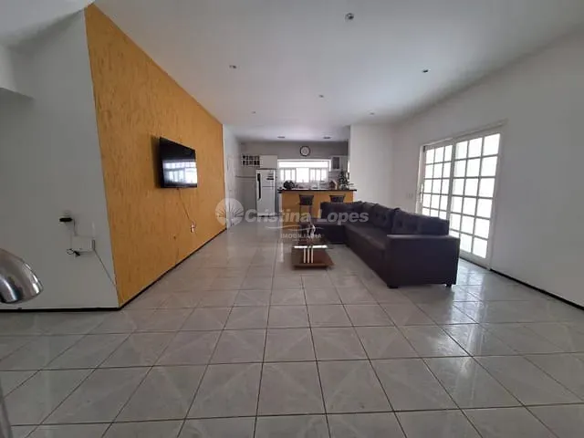 Casa com 429m² 4 quartos e 2 banheiros, à venda, no bairro Nossa Senhora de Fátima em Parnaíba