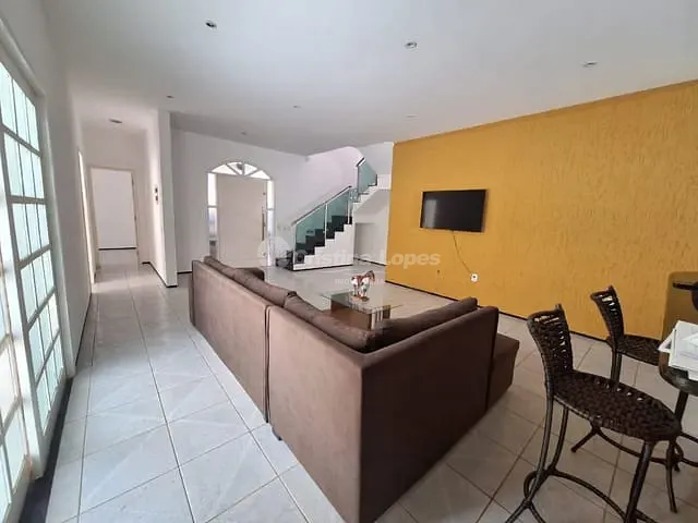 Casa com 429m² 4 quartos e 2 banheiros, à venda, no bairro Nossa Senhora de Fátima em Parnaíba