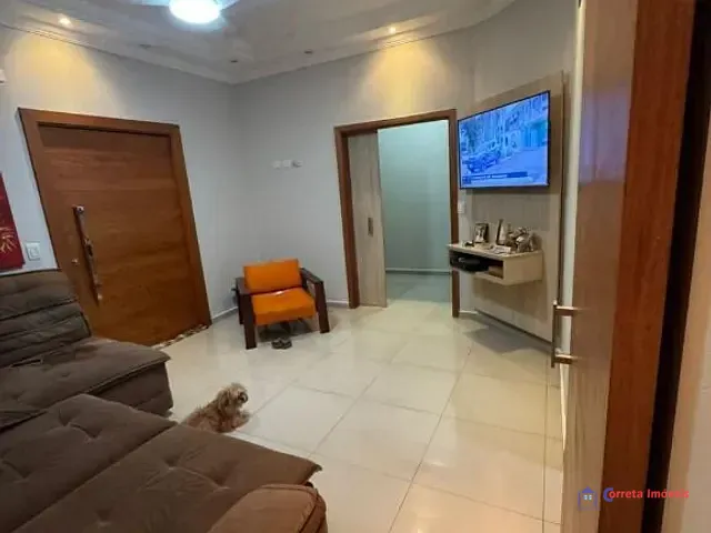 Casa com 313m², à venda, no bairro Ipê em Três Lagoas