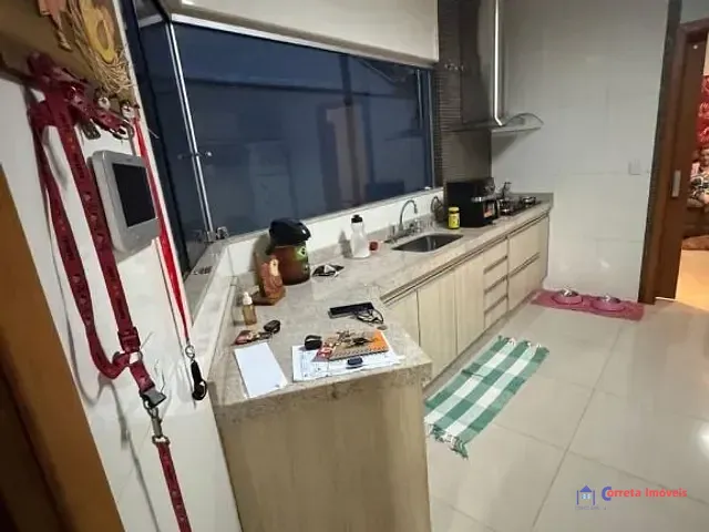 Casa com 313m², à venda, no bairro Ipê em Três Lagoas