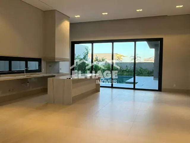 Casa com 720m² 4 quartos e 6 banheiros, à venda, no bairro Jardim Itália em Cuiabá