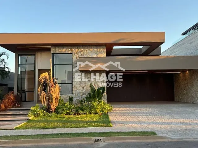 Casa com 720m² 4 quartos e 6 banheiros, à venda, no bairro Jardim Itália em Cuiabá