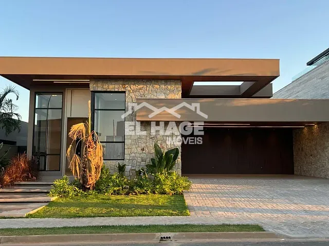 Casa com 720m² 4 quartos e 6 banheiros, à venda, no bairro Jardim Itália em Cuiabá