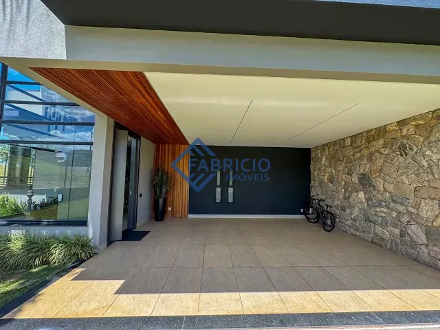 Casa com 800m² 4 quartos e 6 banheiros, à venda, no bairro Monte Alegre em Vinhedo