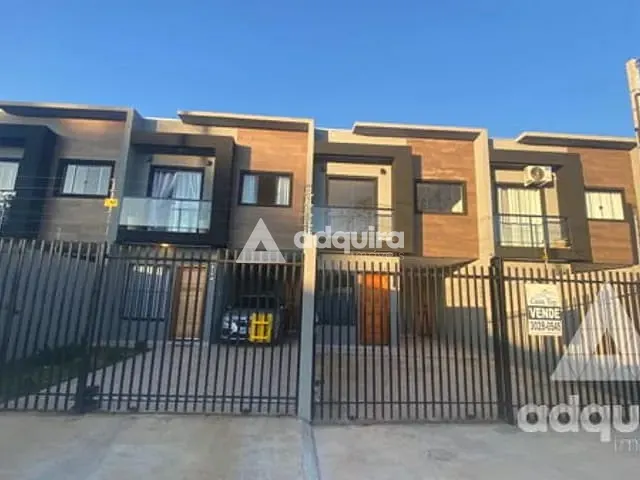 Sobrado com 110m² 3 quartos e 3 banheiros, à venda, no bairro Uvaranas em Ponta Grossa