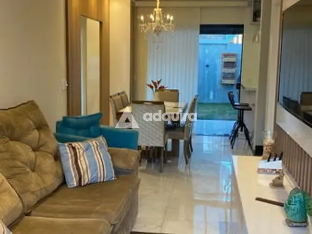 Sobrado com 110m² 3 quartos e 3 banheiros, à venda, no bairro Uvaranas em Ponta Grossa