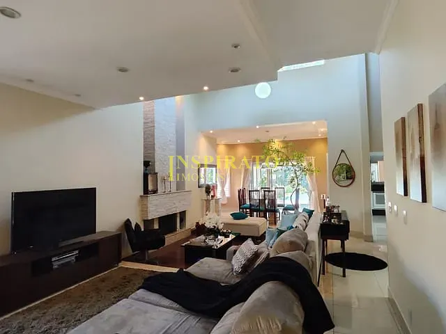 Casa com 1200m² 3 quartos e 5 banheiros, à venda, no bairro Medeiros em Jundiaí
