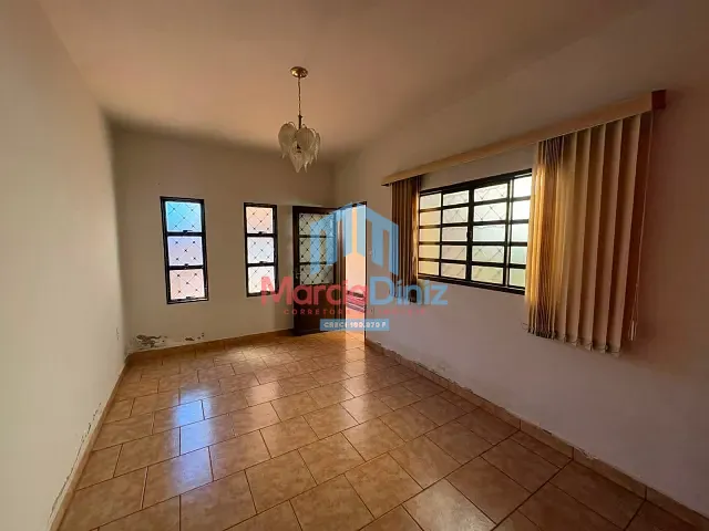 Casa com 250m² 3 quartos e 2 banheiros, à venda, no bairro Jardim Marajoara em Ituverava