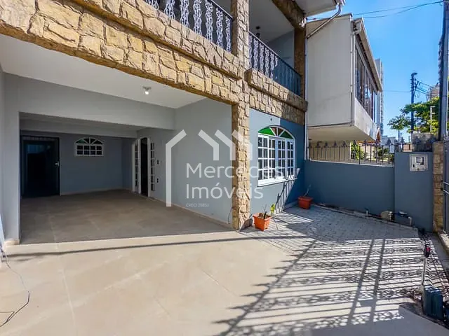 Casa com 202m², para alugar, no bairro Centro em Itajaí