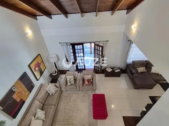 Casa 4 quartos e 5 banheiros, à venda, no bairro Hugo Lange em Curitiba