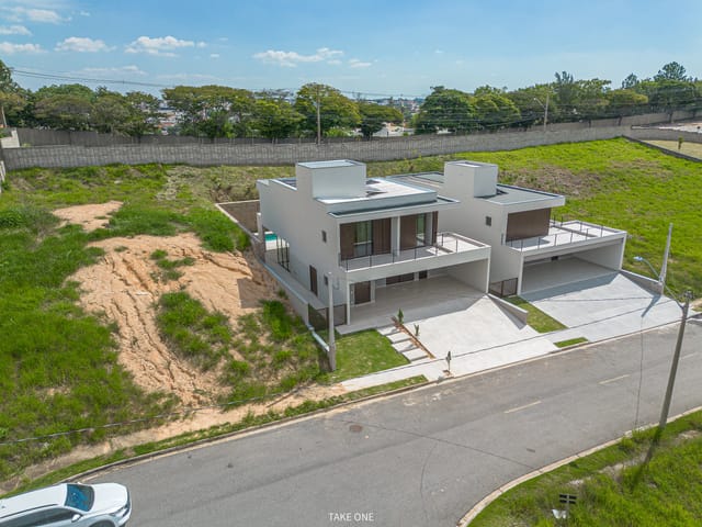 Casa com 600m² 3 quartos e 4 banheiros, à venda, no bairro Bosque em Vinhedo