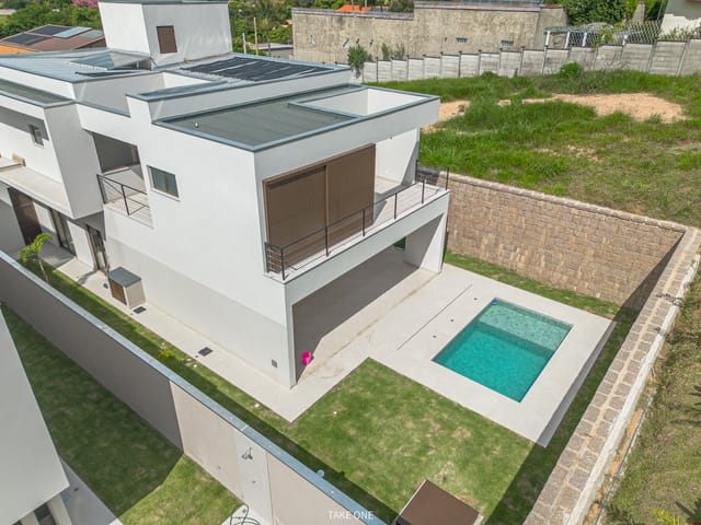 Casa com 600m² 3 quartos e 4 banheiros, à venda, no bairro Bosque em Vinhedo