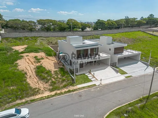 Casa com 600m² 3 quartos e 4 banheiros, à venda, no bairro Bosque em Vinhedo