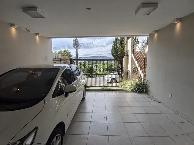 Casa 3 quartos e 4 banheiros, à venda, no bairro Laranjal em Volta Redonda