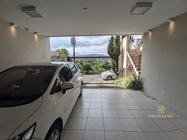 Casa 3 quartos e 4 banheiros, à venda, no bairro Laranjal em Volta Redonda