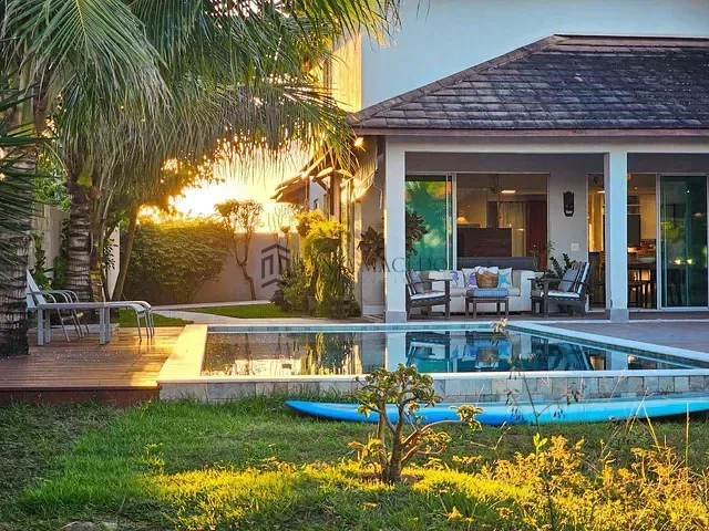 Casa 4 quartos e 5 banheiros, à venda, no bairro Praia de Enseadinha, Serrambi em Ipojuca