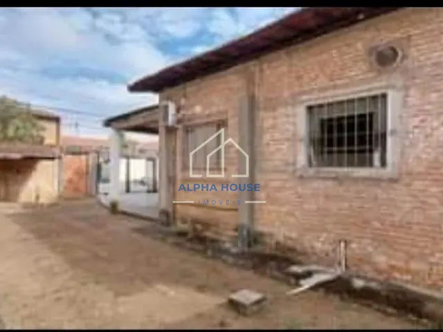 Casa com 256m² 3 quartos e 1 banheiro, à venda, no bairro Tabaú em Pindamonhangaba