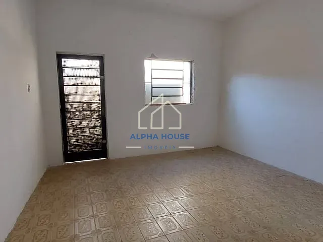 Casa com 256m² 3 quartos e 1 banheiro, à venda, no bairro Tabaú em Pindamonhangaba