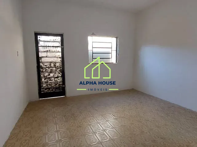 Casa com 256m² 3 quartos e 1 banheiro, à venda, no bairro Tabaú em Pindamonhangaba