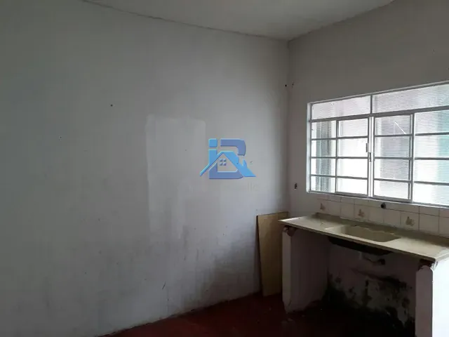 Casa com 310m² 2 quartos e 2 banheiros, à venda, no bairro Vila Capelletto em Itatiba