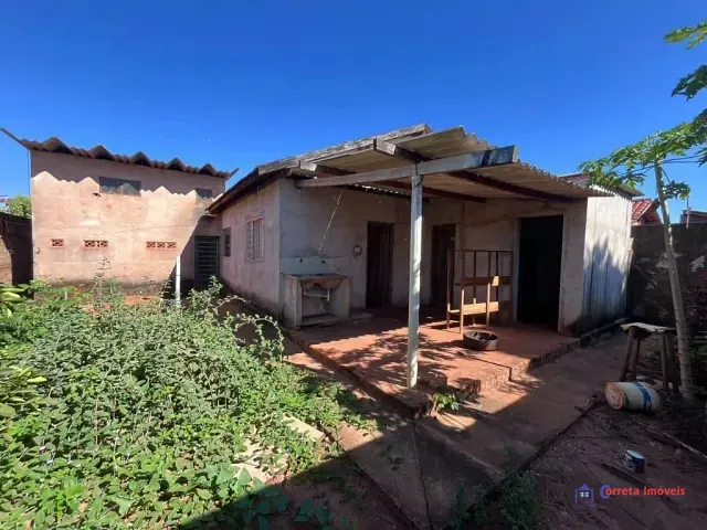 Casa 3 quartos e 2 banheiros, à venda, no bairro Santos Dumont em Três Lagoas