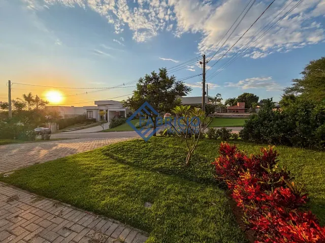 Casa com 810m² 3 quartos e 4 banheiros, à venda, no bairro Terras de Santa Teresa em Vinhedo