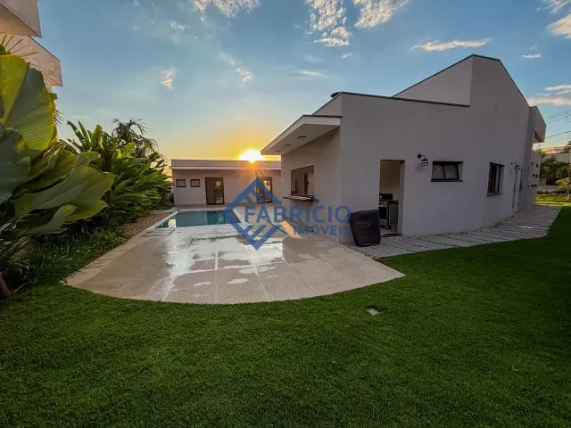 Casa com 810m² 3 quartos e 4 banheiros, à venda, no bairro Terras de Santa Teresa em Vinhedo