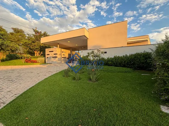 Casa com 810m² 3 quartos e 4 banheiros, à venda, no bairro Terras de Santa Teresa em Vinhedo