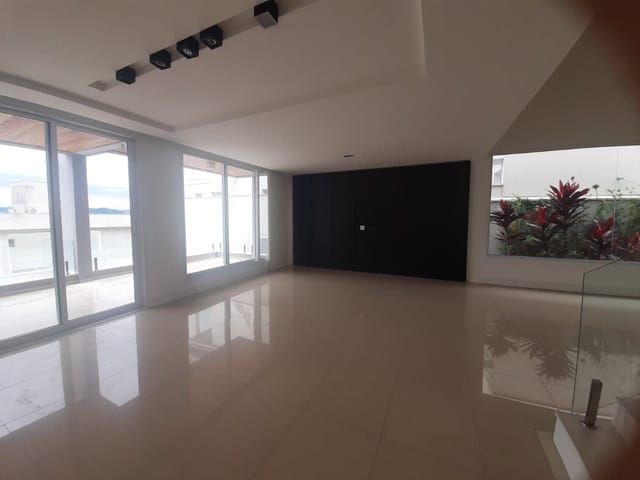 Casa com 489m² 4 quartos e 6 banheiros, à venda, no bairro Condomínio Residencial Jaguary em São José dos Campos