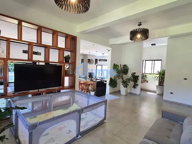 Casa com 600m² 3 quartos e 4 banheiros, à venda, no bairro Santos Reis em Piracaia