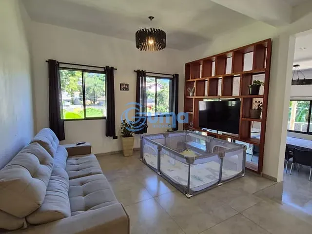 Casa com 600m² 3 quartos e 4 banheiros, à venda, no bairro Santos Reis em Piracaia