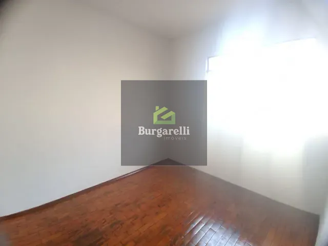 Casa 3 quartos e 1 banheiro, para alugar, no bairro Jardim Glória em Lavras