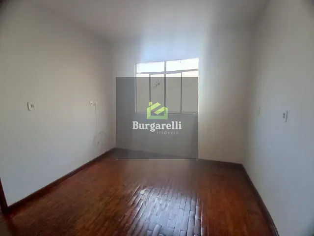 Casa 3 quartos e 1 banheiro, para alugar, no bairro Jardim Glória em Lavras