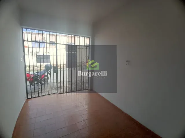 Casa 3 quartos e 1 banheiro, para alugar, no bairro Jardim Glória em Lavras