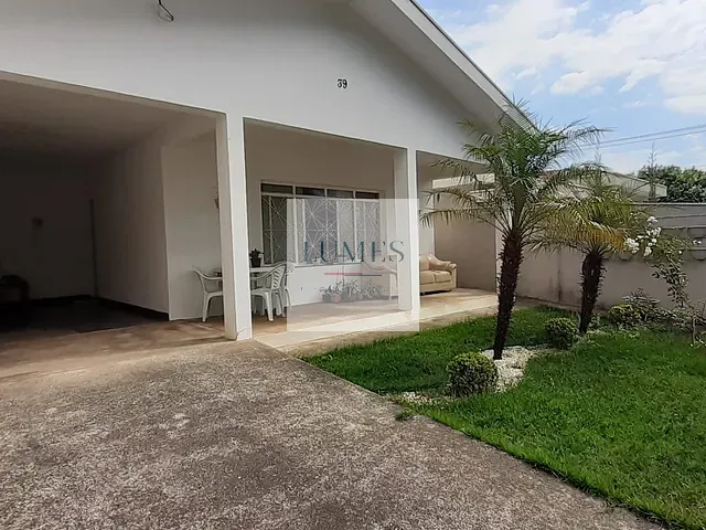 Casa 4 quartos e 3 banheiros, à venda, no bairro Vila Louricilda em Americana