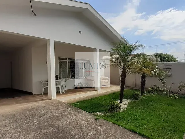 Casa 4 quartos e 3 banheiros, à venda, no bairro Vila Louricilda em Americana