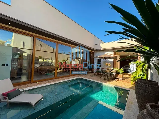 Casa com 330m², à venda, no bairro Cidade Universitária em Ituverava
