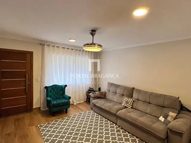 Casa com 250m² 3 quartos e 3 banheiros, à venda, no bairro Jardim das Laranjeiras em Bragança Paulista
